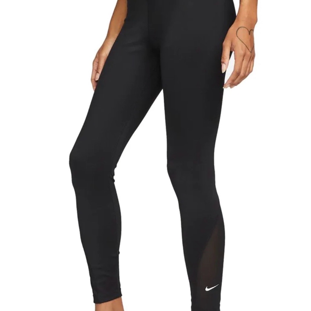 Nike Women's Sleek Black Leggings with  mesh detail